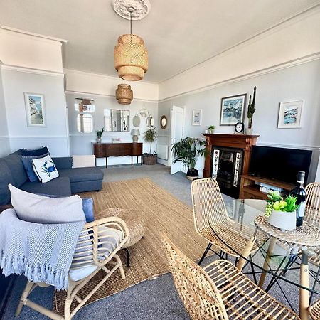 A View Of The Bay- Panoramic Sea Views- Sleeps 4 Appartement Westgate-on-Sea Buitenkant foto
