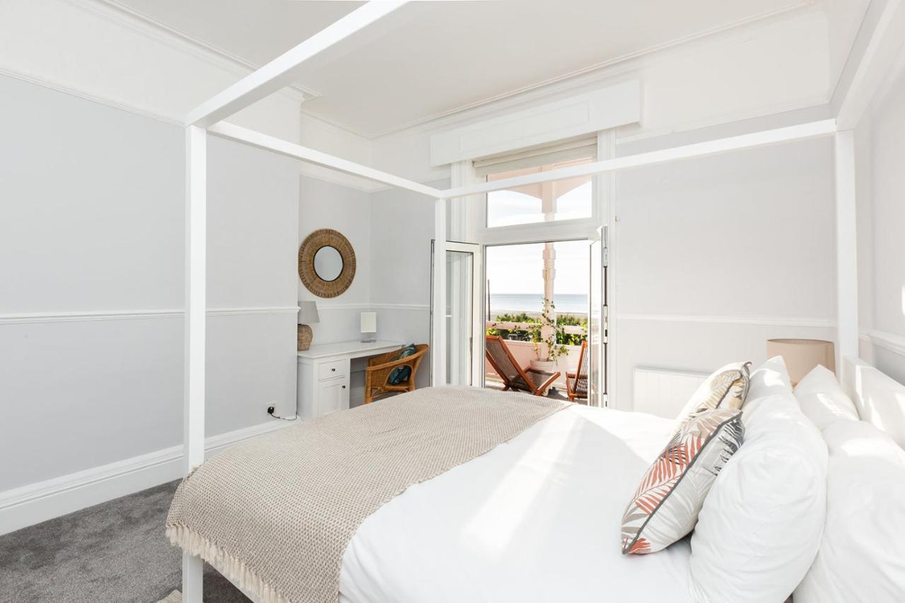 A View Of The Bay- Panoramic Sea Views- Sleeps 4 Appartement Westgate-on-Sea Buitenkant foto